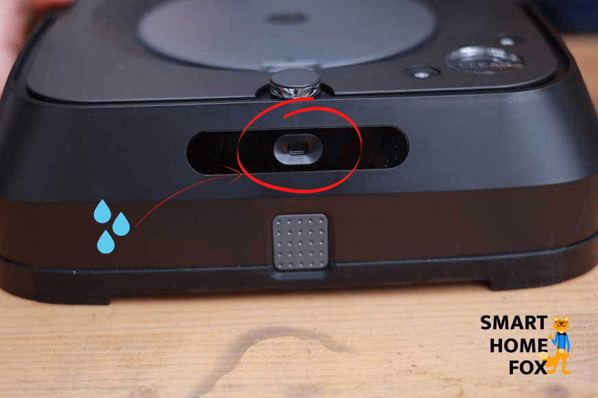 Die Wasserspritzdüse des iRobot Braava jet m6 ist in der Nahaufnahme zu sehen